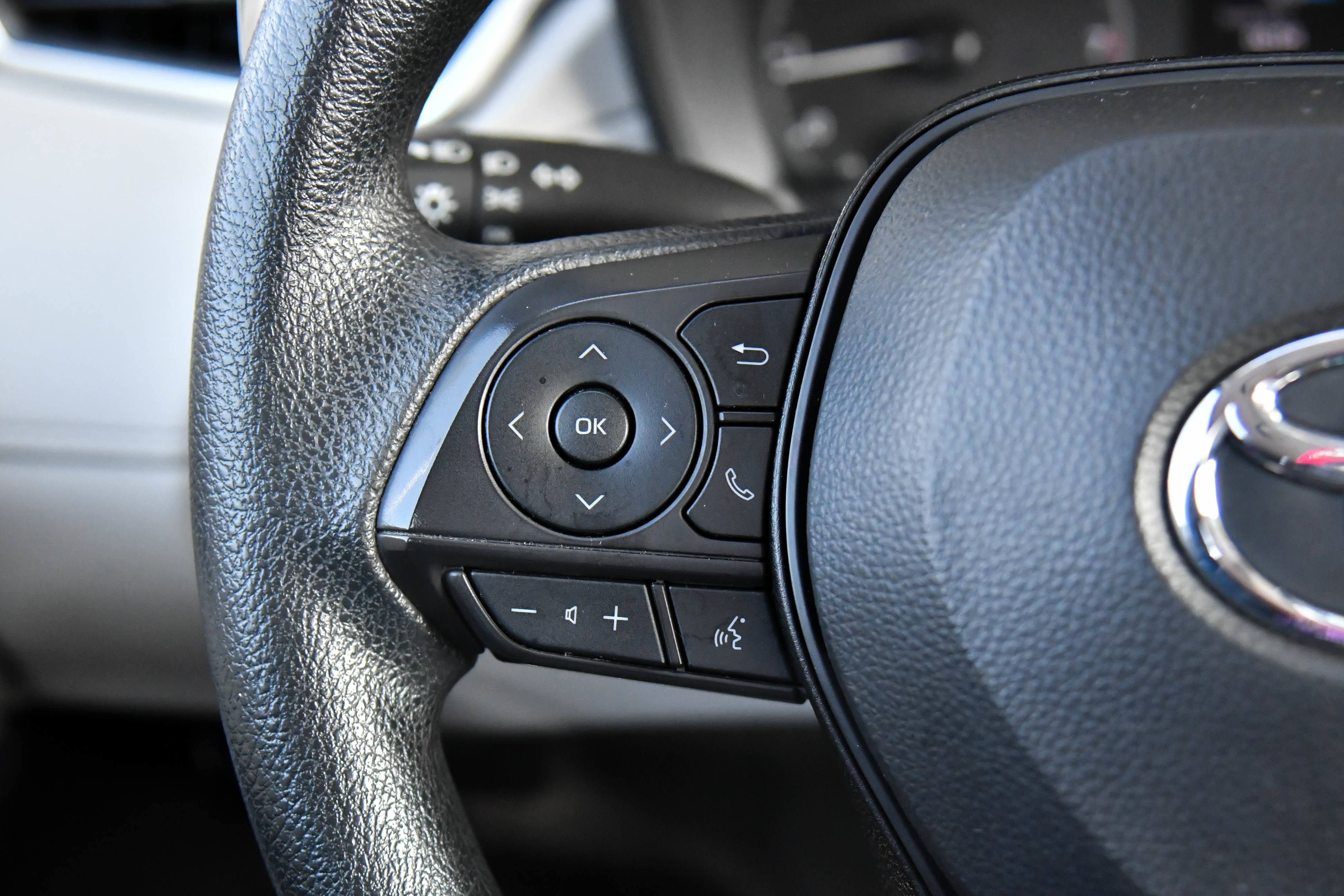 Used 2024 Toyota Corolla Cross L image 30