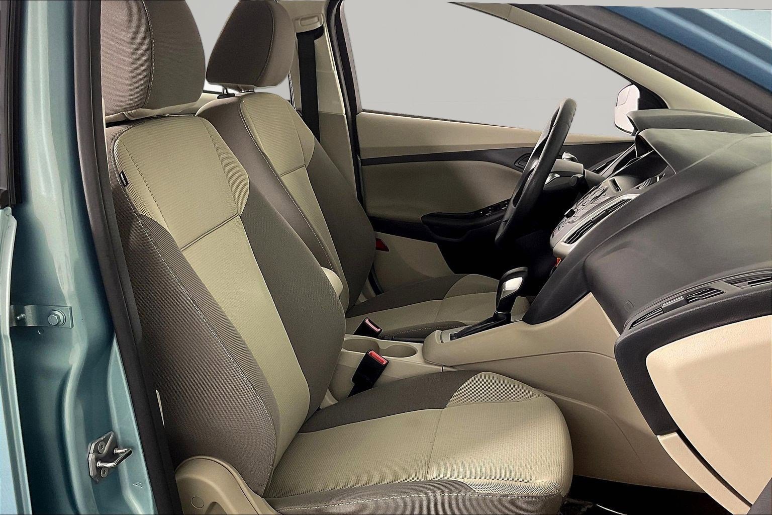 Used 2012 Ford Focus SE FWD image 26