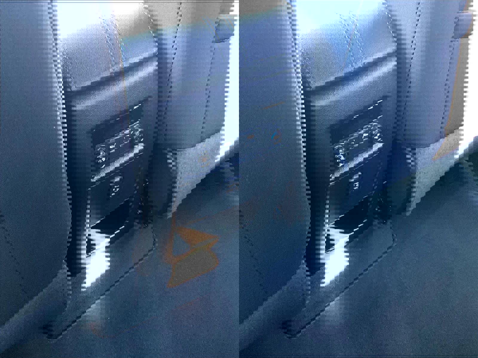 Used 2023 Chevrolet Traverse LT image 29