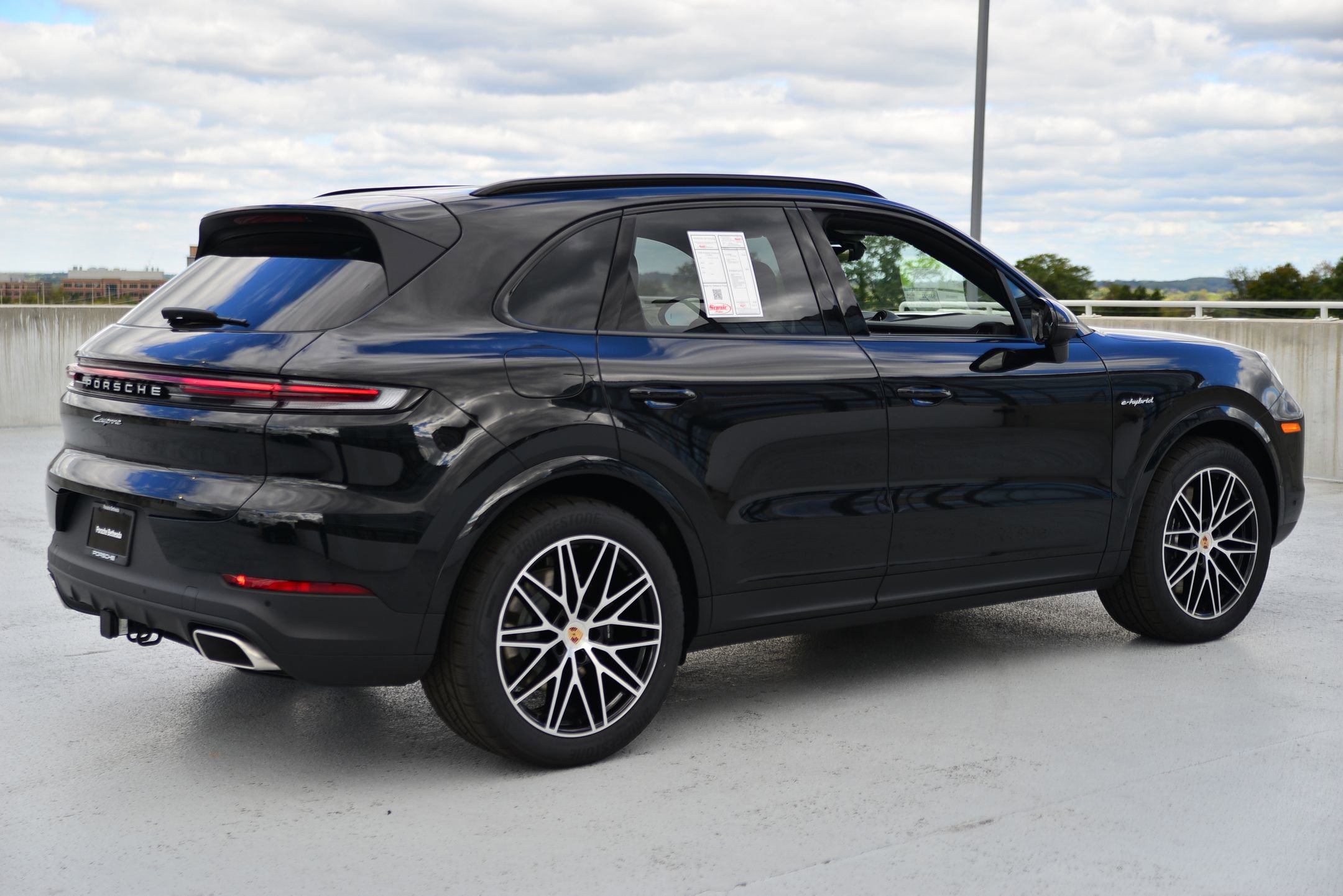 Certified 2026 Porsche Cayenne E-Hybrid image 9