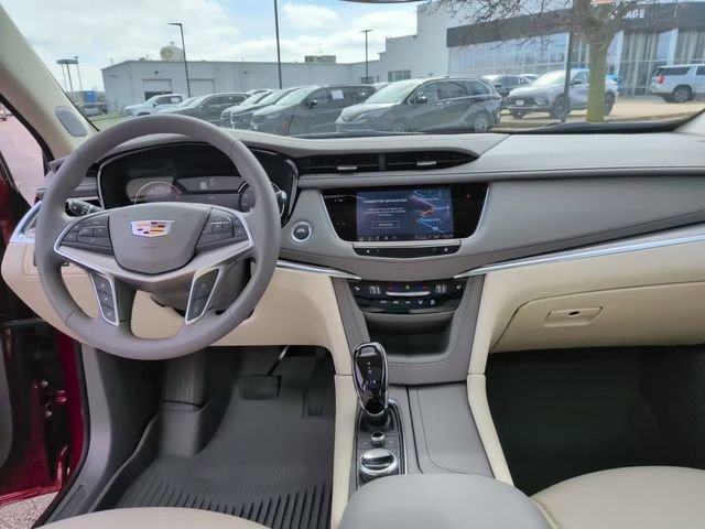 Used 2025 Cadillac XT5 Premium Luxury w/ LPO, Floor Liner Package image 29