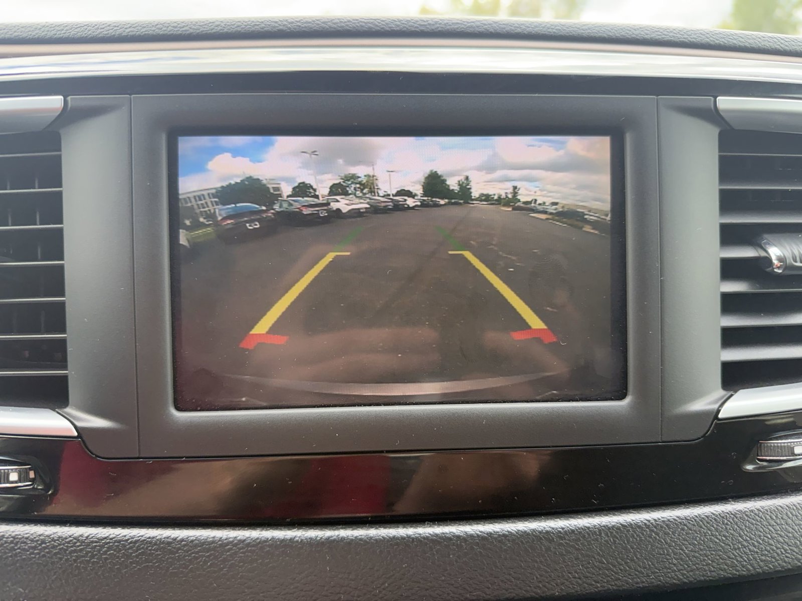 Used 2022 Chrysler Voyager LX FWD image 18