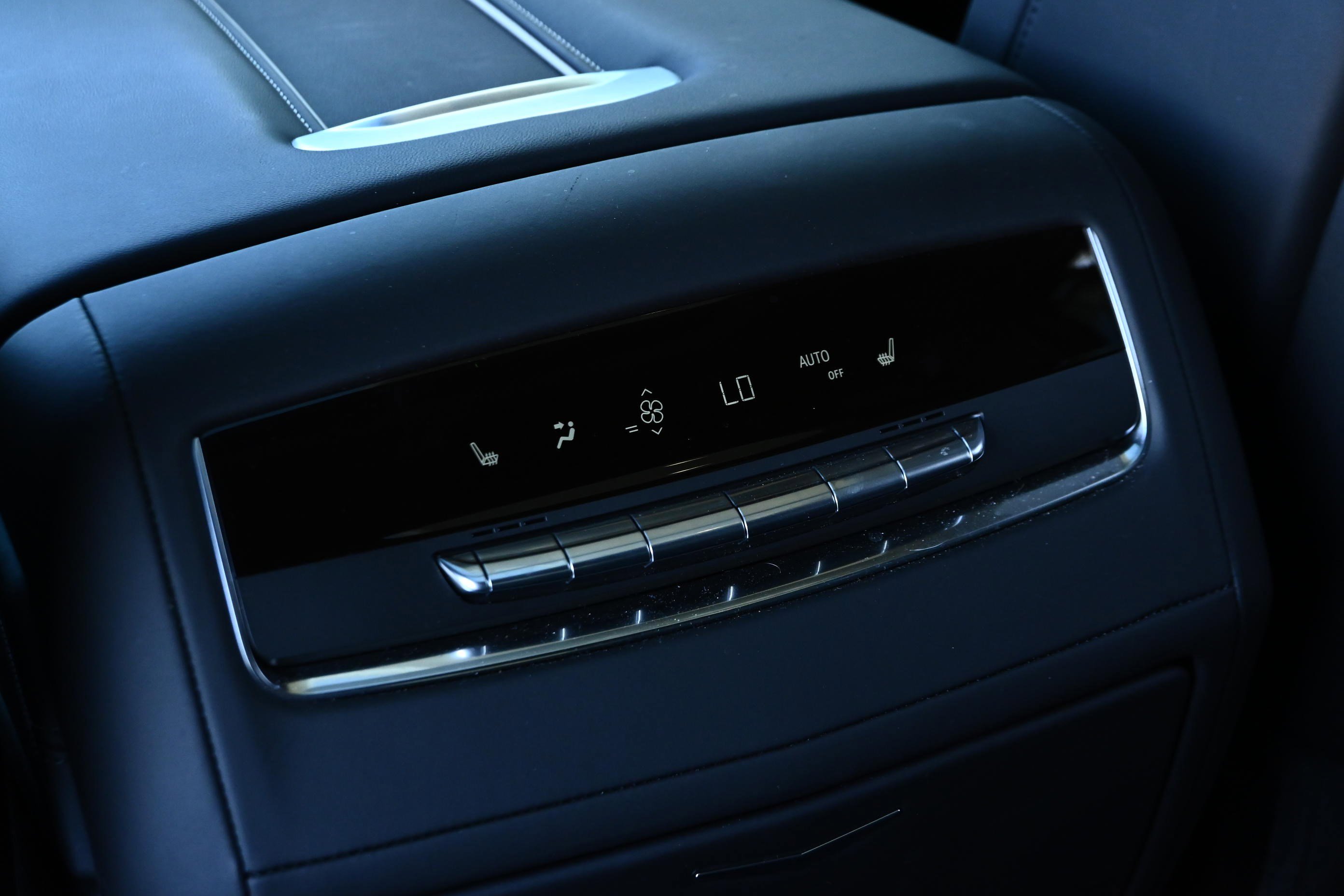 Used 2025 Cadillac Escalade Sport Platinum image 34