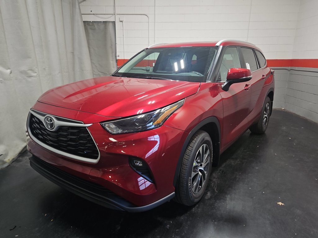 New 2026 Toyota Highlander XLE AWD/4WD image 3