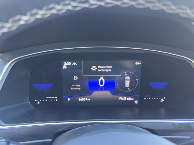 Used 2022 Volkswagen Tiguan SE w/ Panoramic Sunroof Package image 14