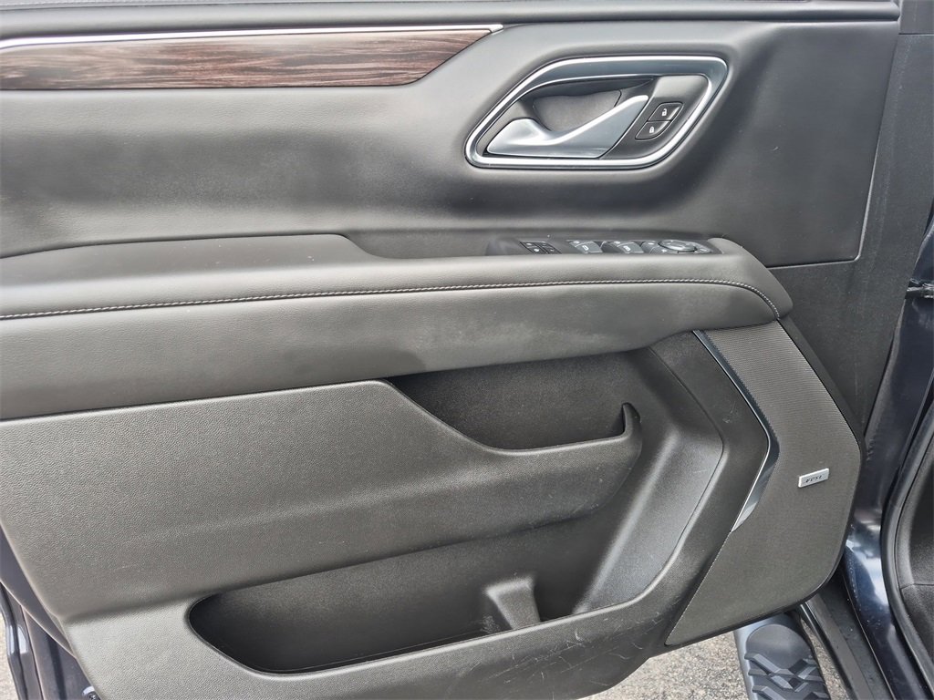 Used 2024 Chevrolet Suburban Z71 w/ Luxury Package image 20