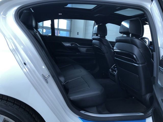Used 2016 BMW 750i xDrive image 21