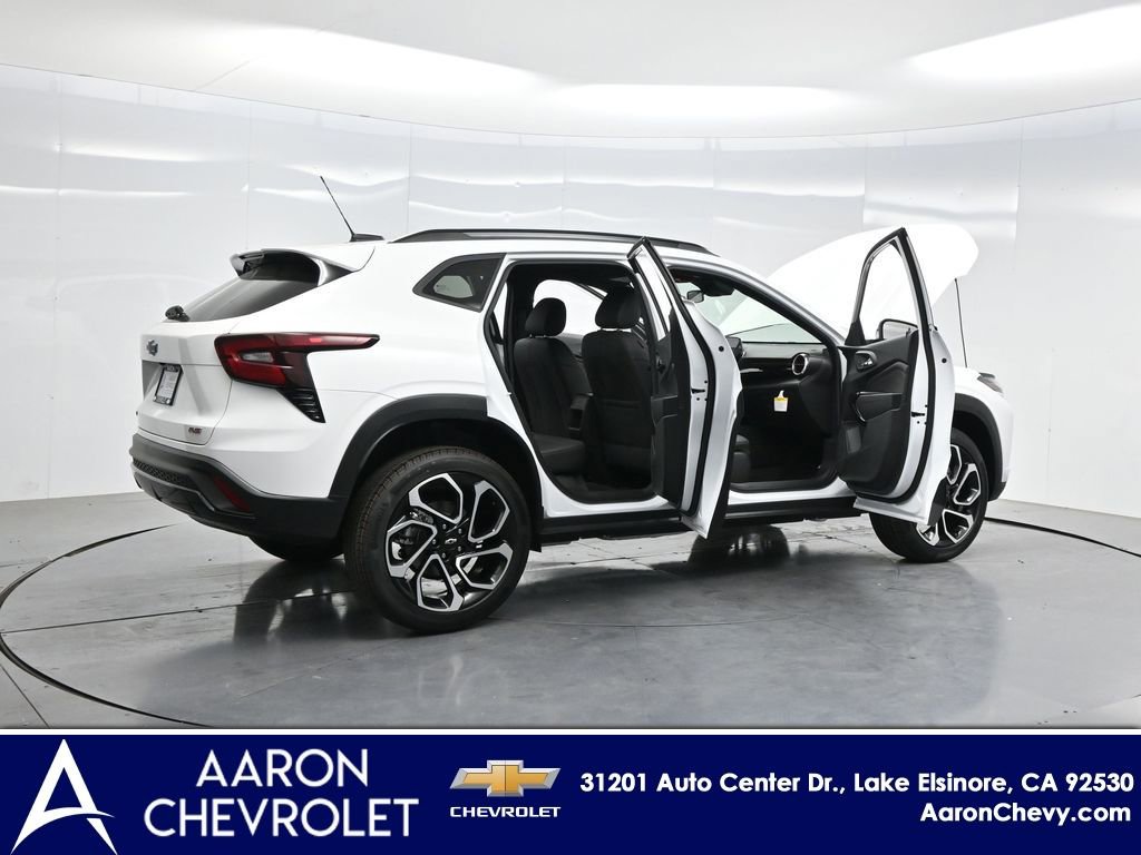 New 2026 Chevrolet Trax RS w/ Driver Confidence Package FWD image 4