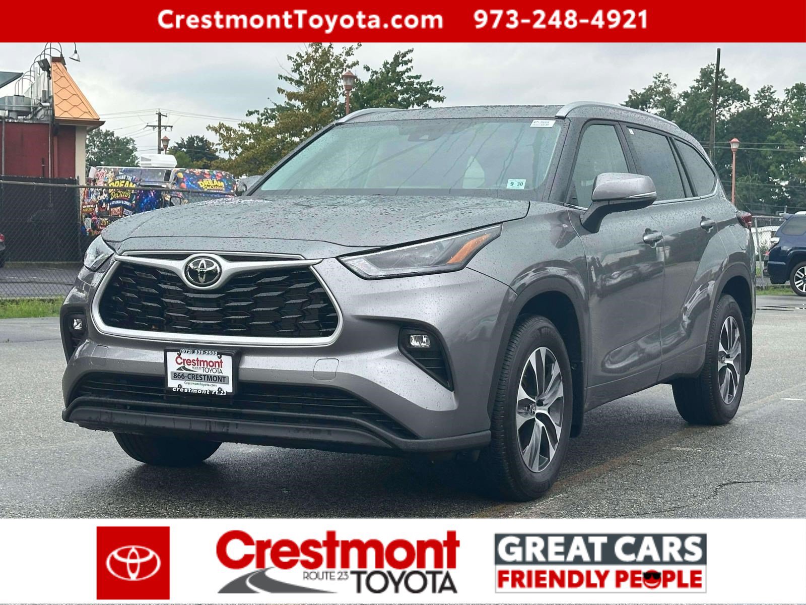 Certified 2025 Toyota Highlander XLE AWD/4WD image 1