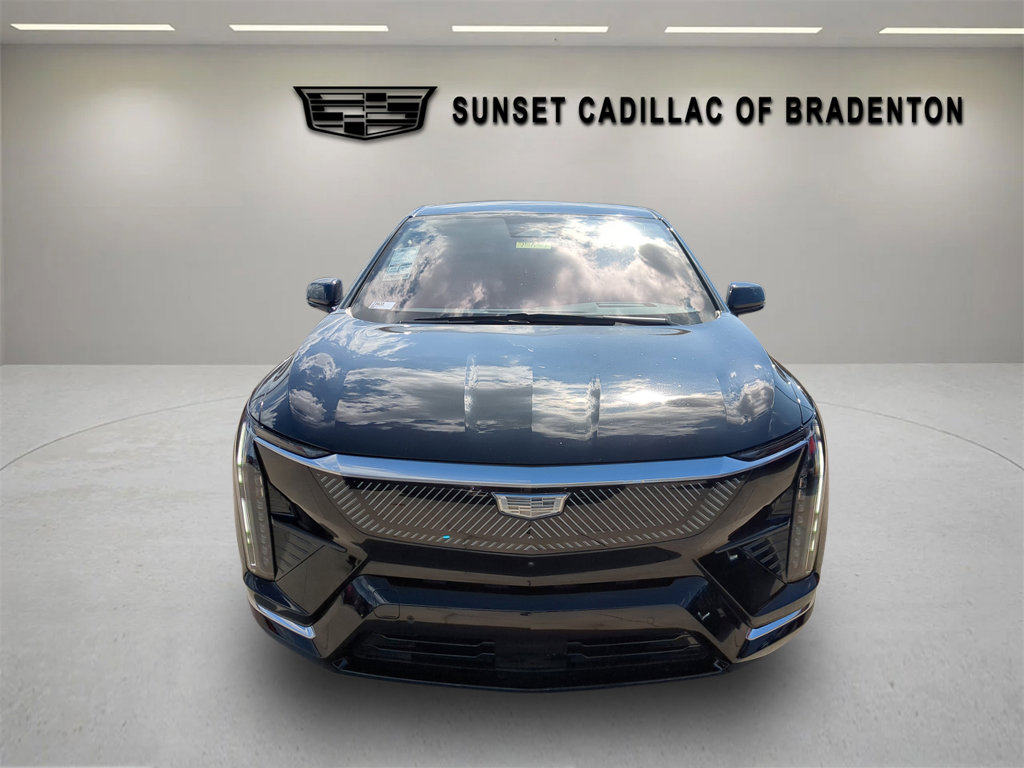 New 2025 Cadillac Optiq Luxury 2 image 2