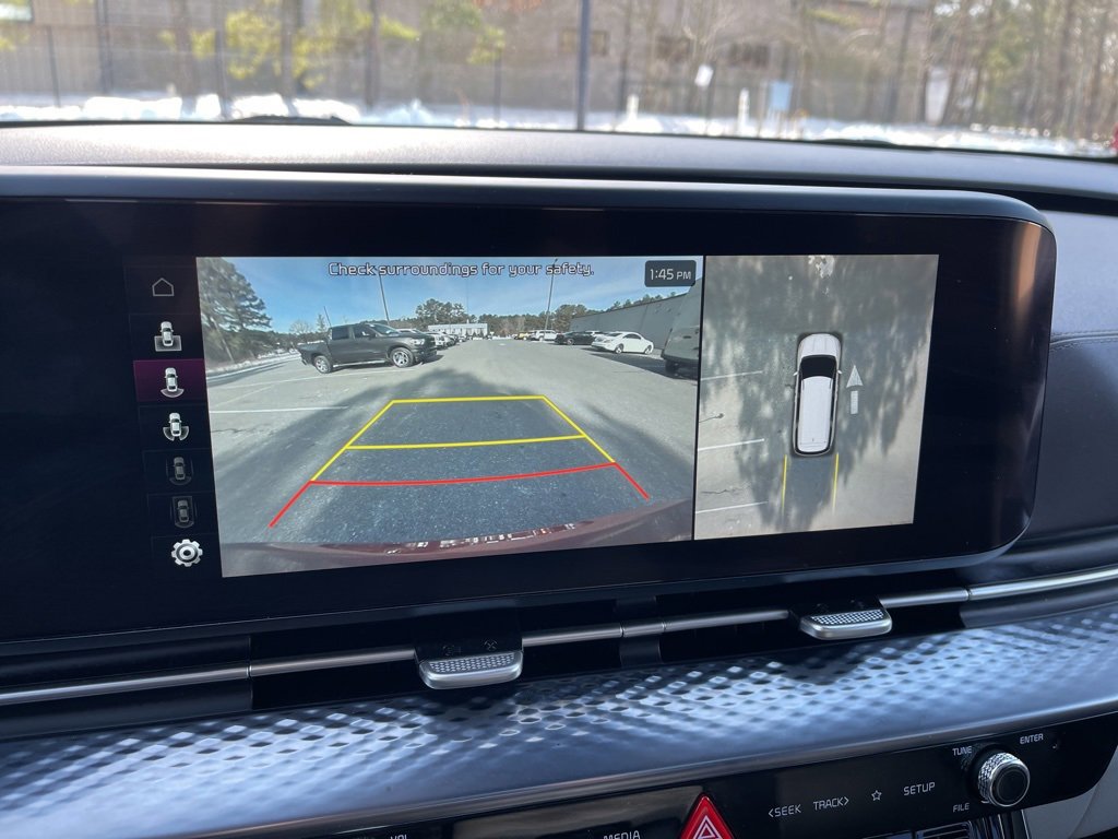 Used 2023 Kia Carnival SX Prestige image 11