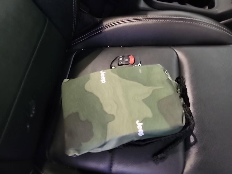 Used 2022 Jeep Wrangler Unlimited Sahara w/ Cold Weather Group image 9