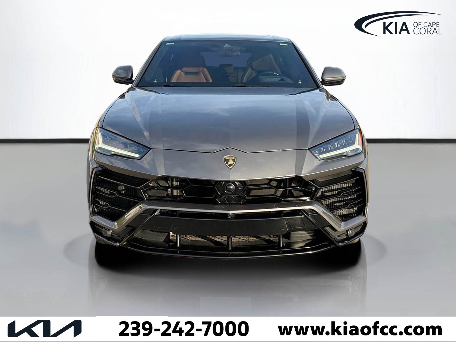 Used 2021 Lamborghini Urus image 2