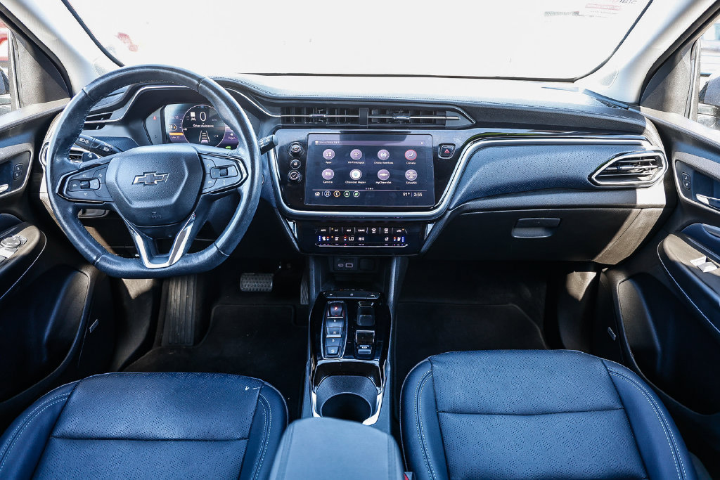 Used 2022 Chevrolet Bolt EUV Premier w/ Sun & Sound Package FWD image 18
