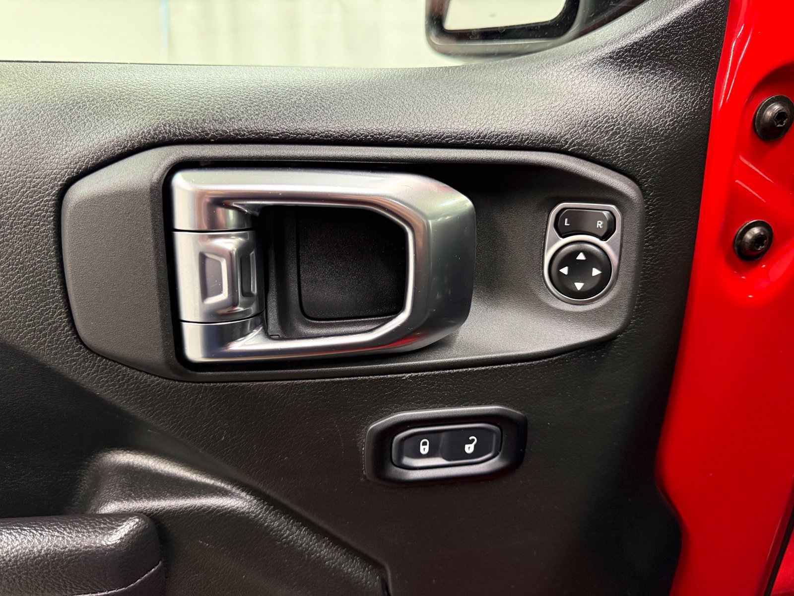 Used 2025 Jeep Wrangler Unlimited Sport AWD/4WD image 10