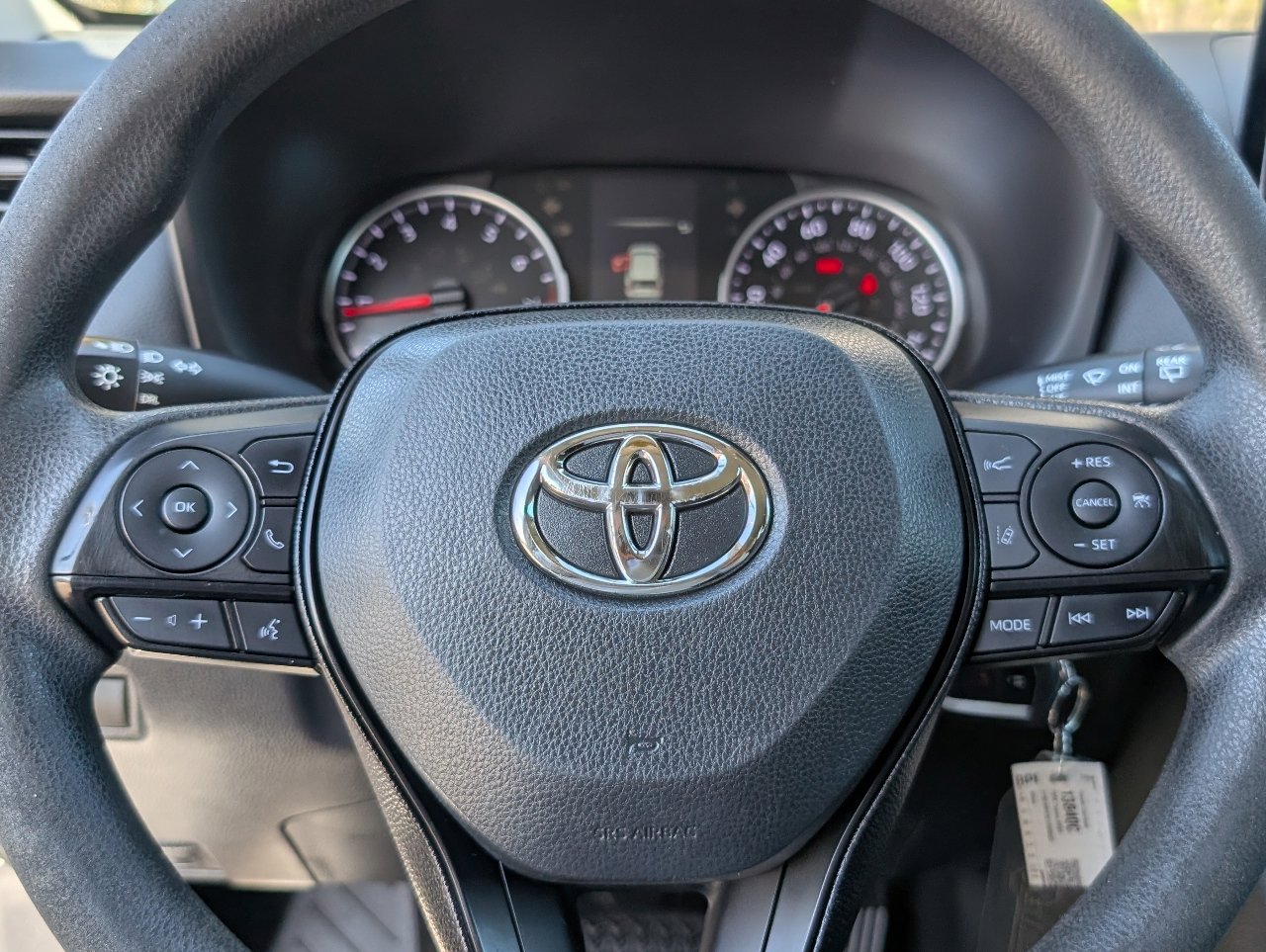 Used 2020 Toyota RAV4 LE image 18