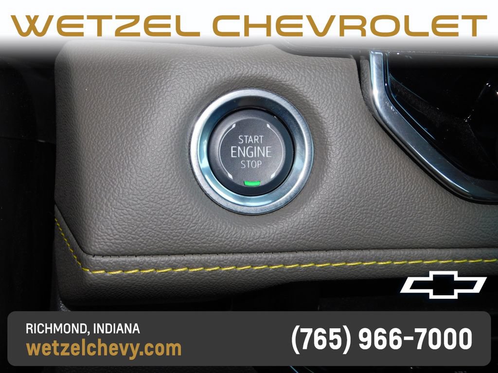 Used 2025 Chevrolet Colorado ZR2 w/ Technology Package AWD/4WD image 30