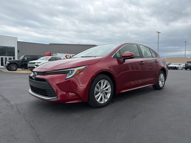 Used 2024 Toyota Corolla XLE FWD image 3