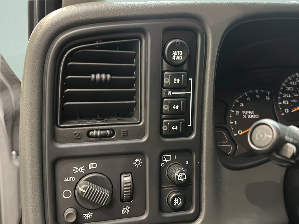 Used 2005 Chevrolet Tahoe LS AWD/4WD image 33