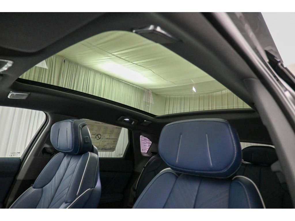 New 2026 Cadillac Optiq Luxury 2 image 22