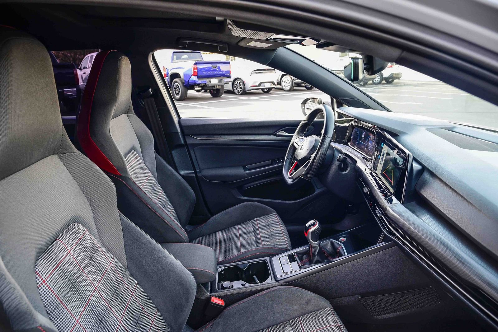 Used 2022 Volkswagen GTI SE image 21