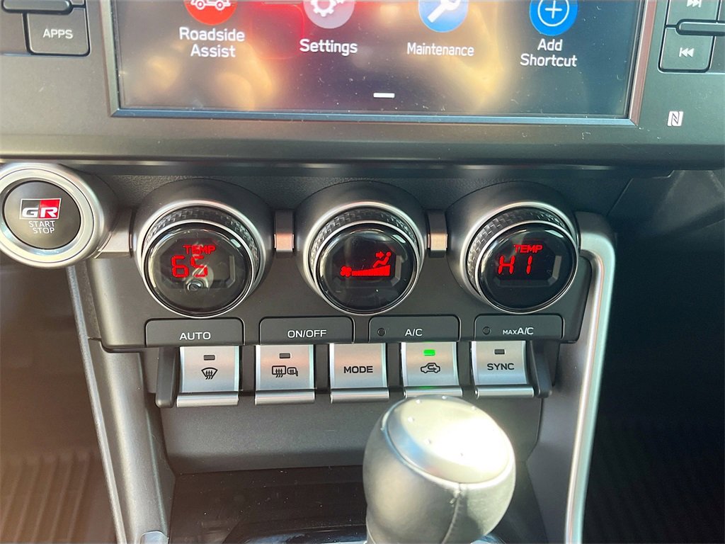 Used 2024 Toyota GR86 Base image 15