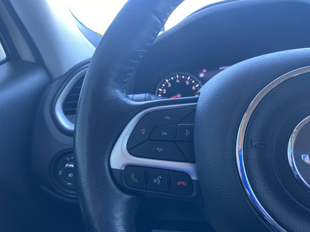 Used 2021 Jeep Renegade Latitude w/ Convenience Group AWD/4WD image 22
