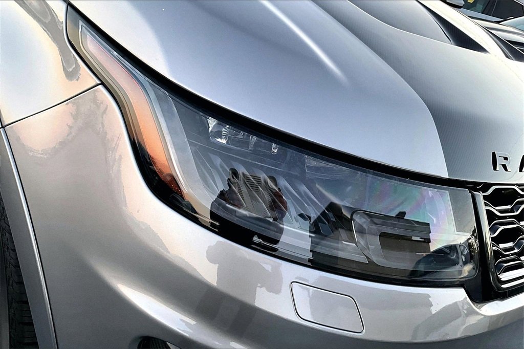 Used 2022 Land Rover Range Rover Sport SVR image 30