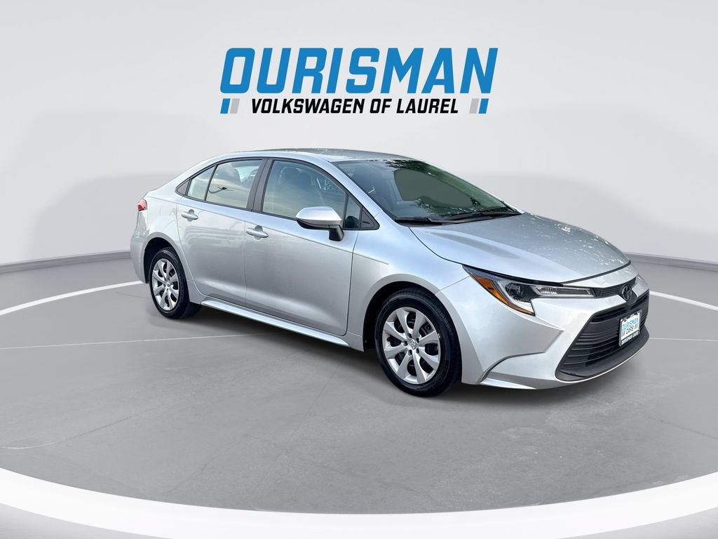 Used 2024 Toyota Corolla LE FWD image 2