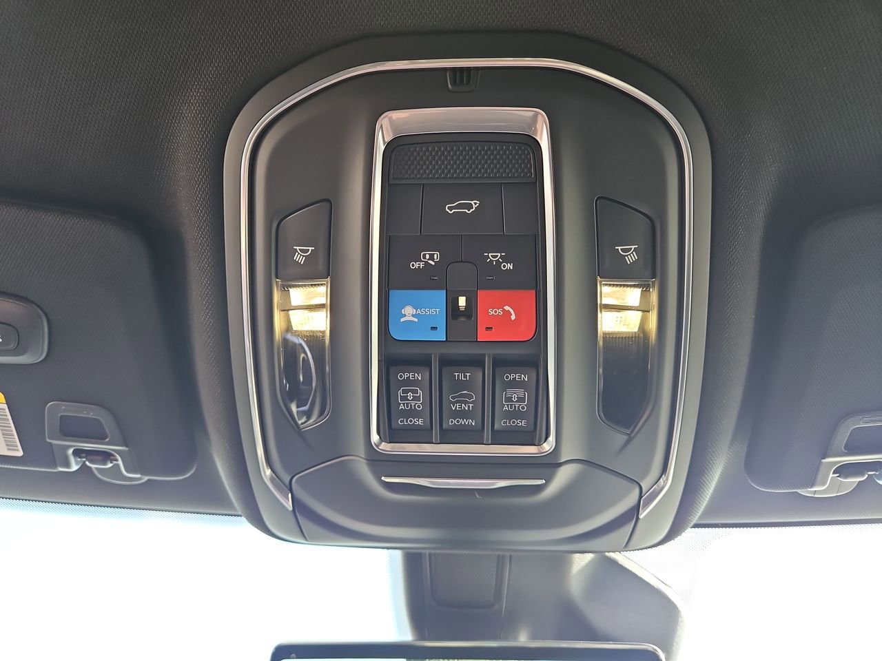 New 2025 Jeep Grand Cherokee Limited w/ Luxury Tech Group II image 24