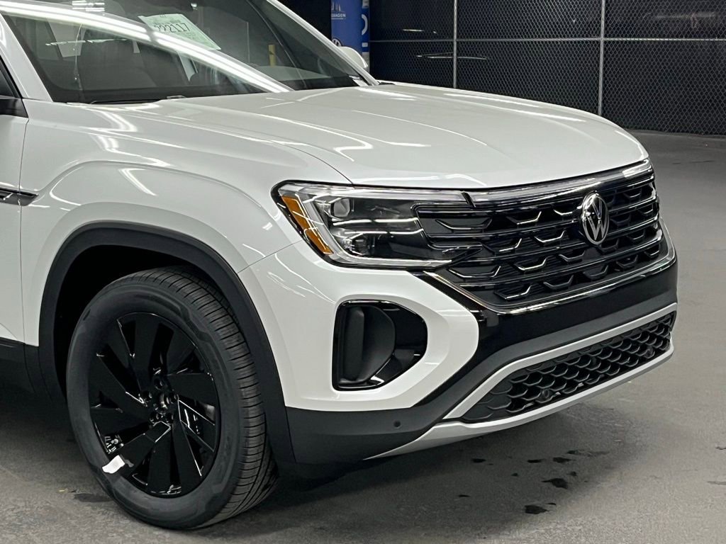New 2026 Volkswagen Atlas Cross Sport SE image 43