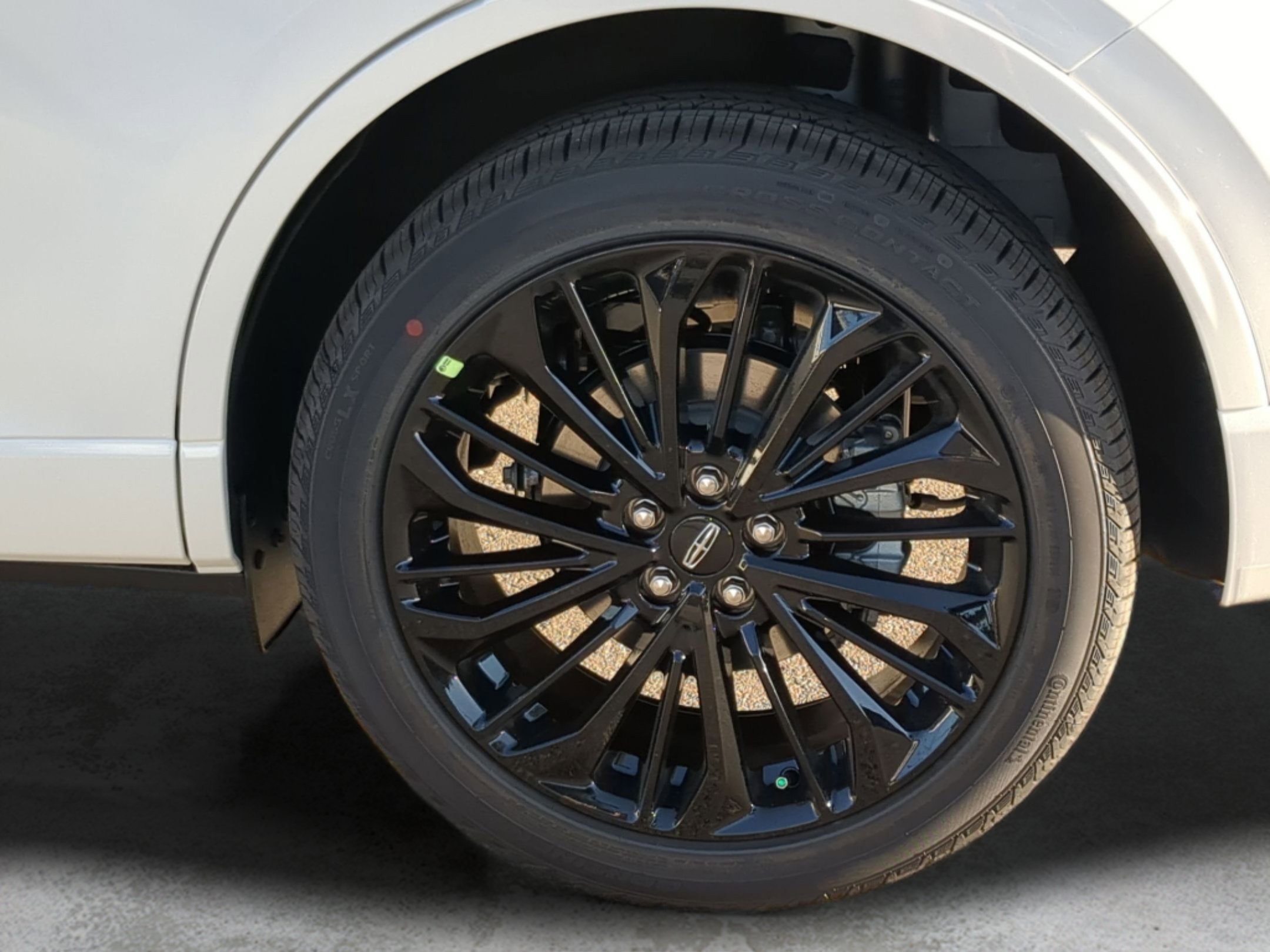 New 2026 Lincoln Corsair Reserve w/ Jet Appearance Package FWD image 9