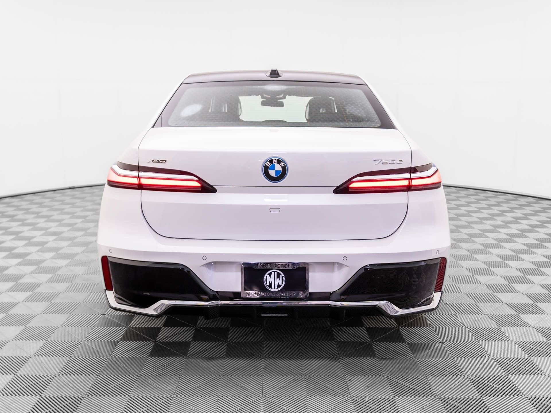 New 2025 BMW 750e xDrive AWD/4WD image 5