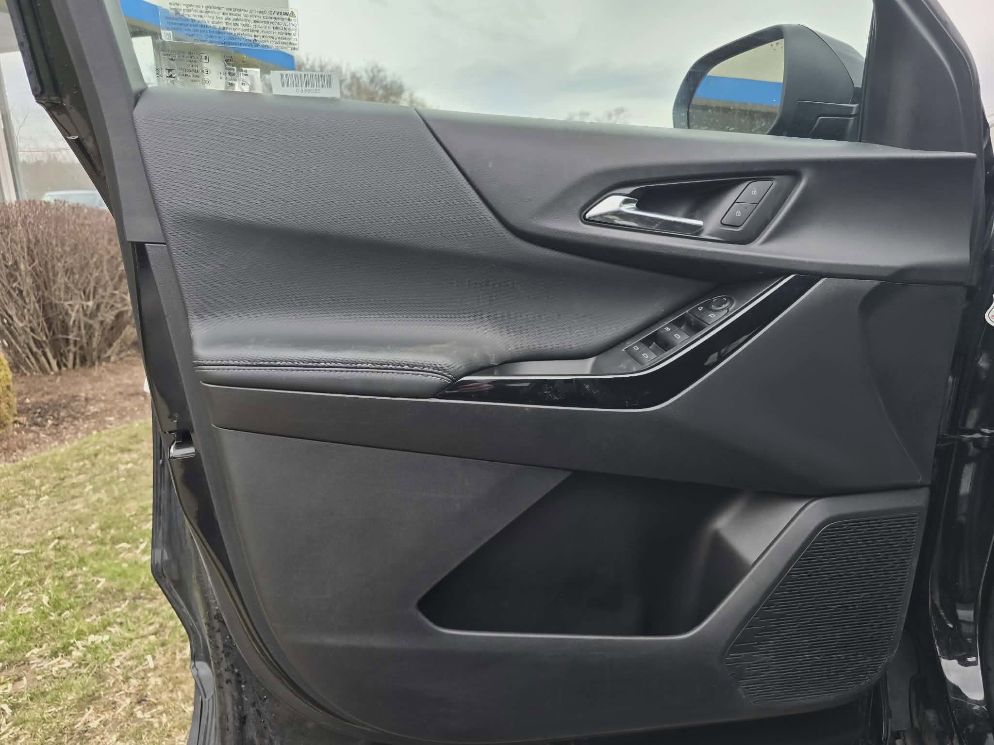 Used 2025 Chevrolet Equinox LT image 17