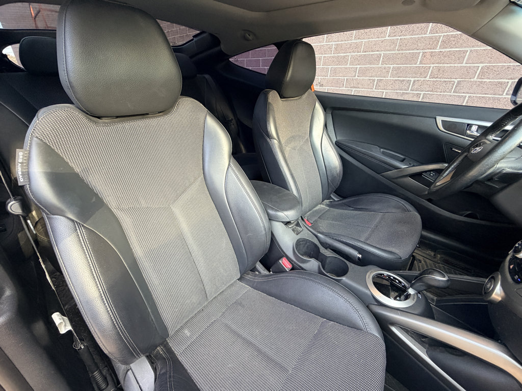 Used 2013 Hyundai Veloster w/ Style Pkg FWD image 17