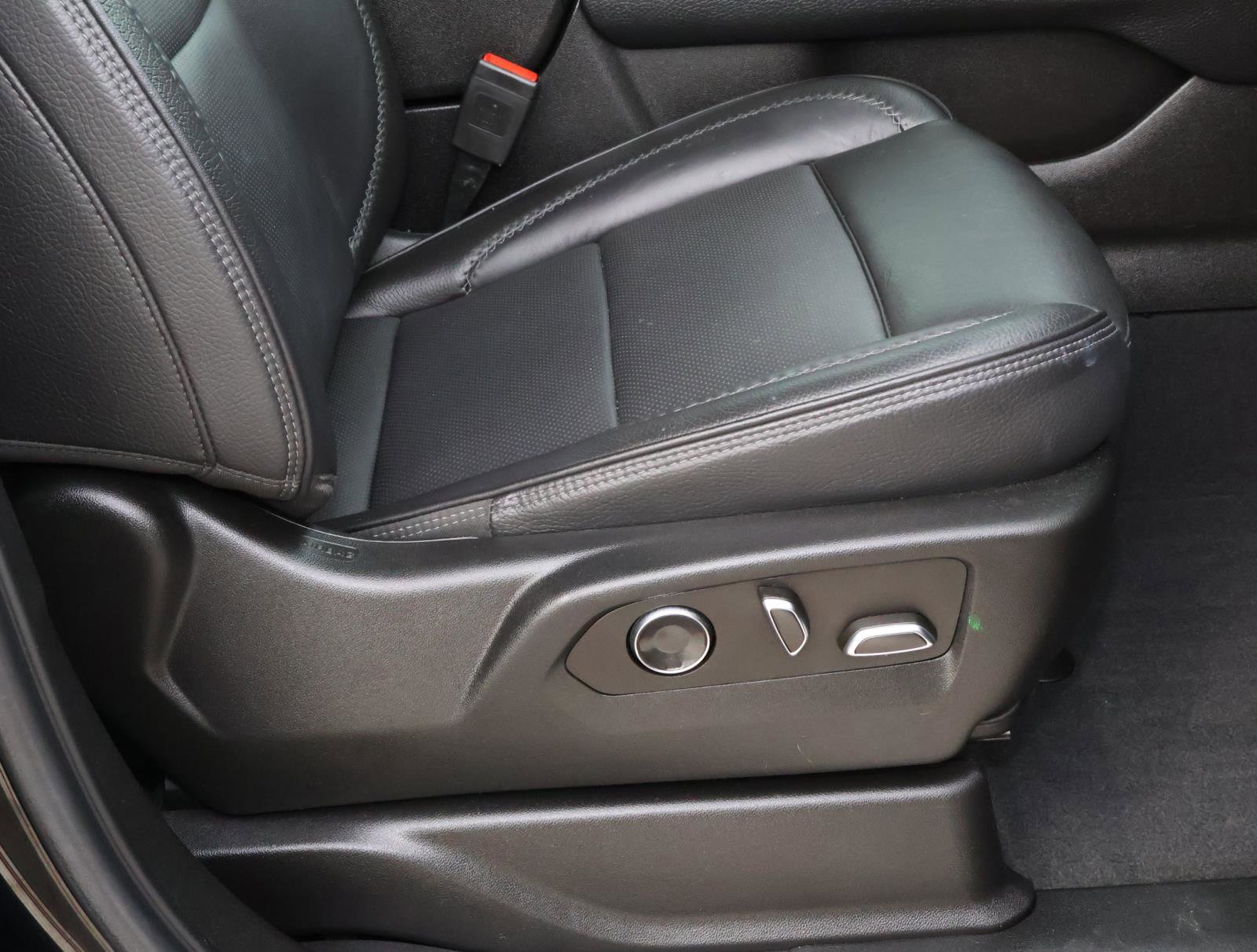 Used 2023 GMC Yukon XL Denali w/ Denali Reserve Package image 21