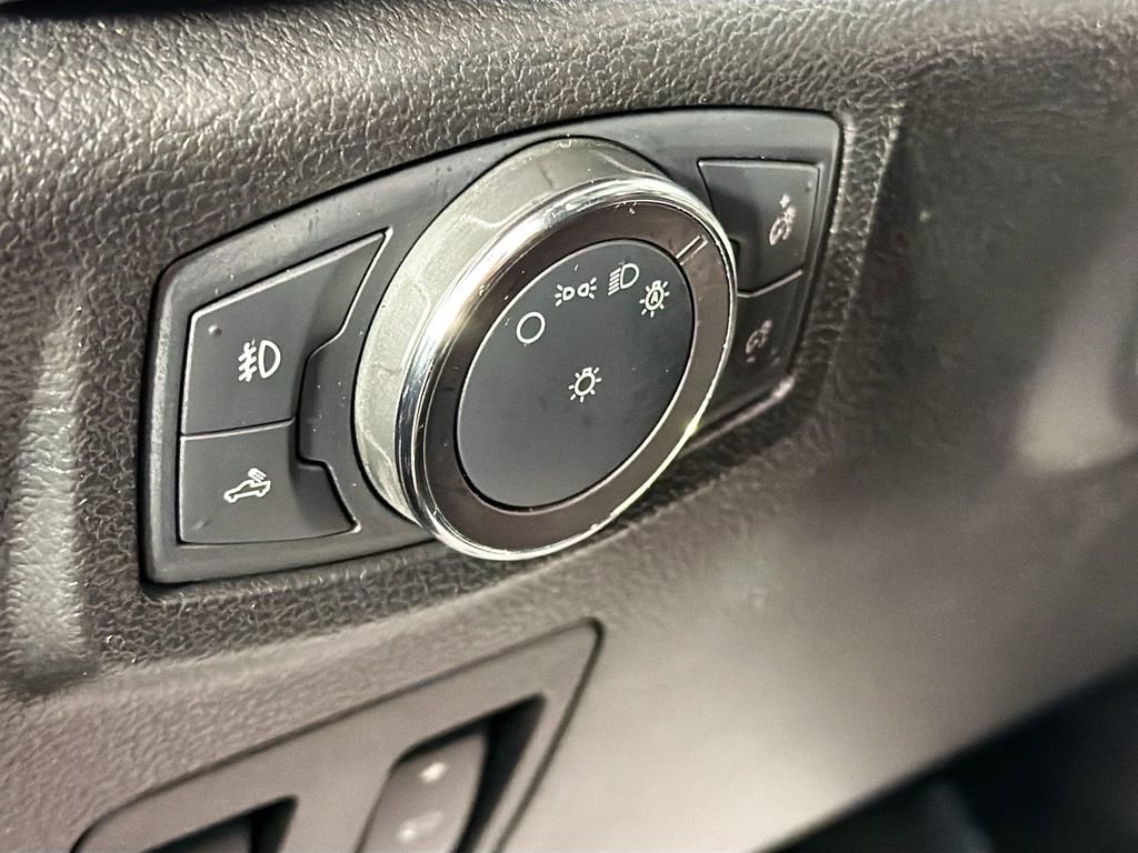 Used 2018 Ford F150 Lariat w/ Equipment Group 502A Luxury image 10