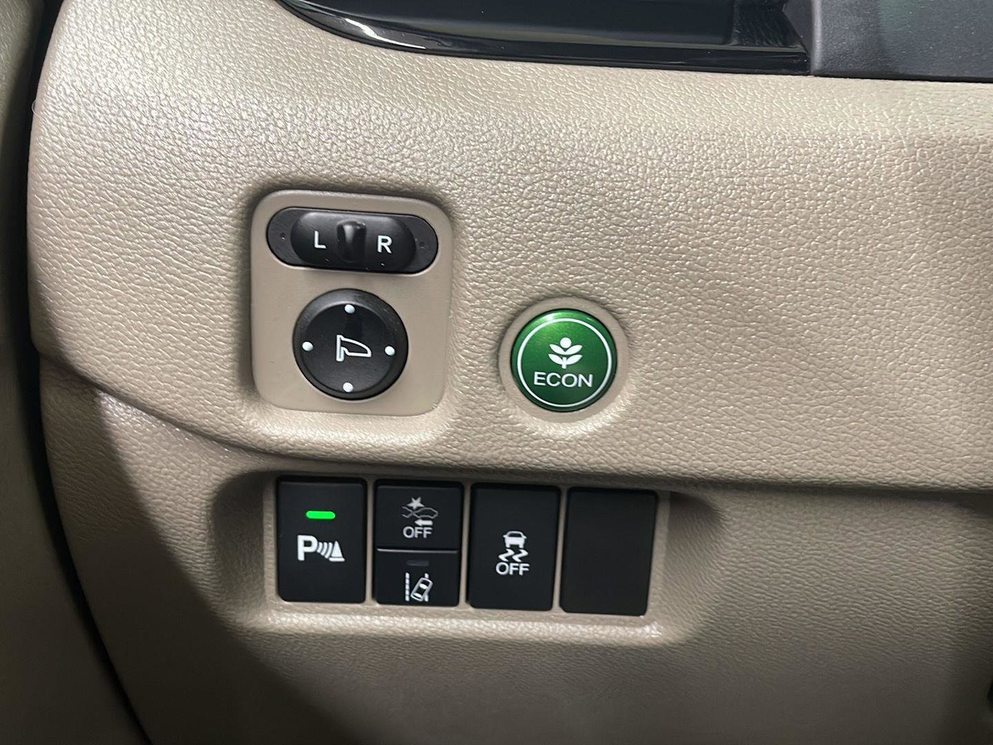 Used 2021 Honda Pilot Touring image 16