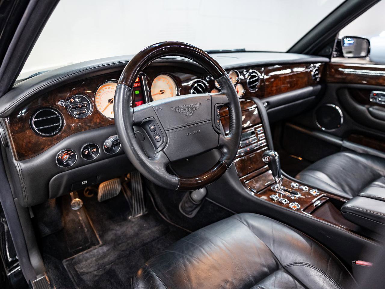 Used 2005 Bentley Arnage R RWD image 4