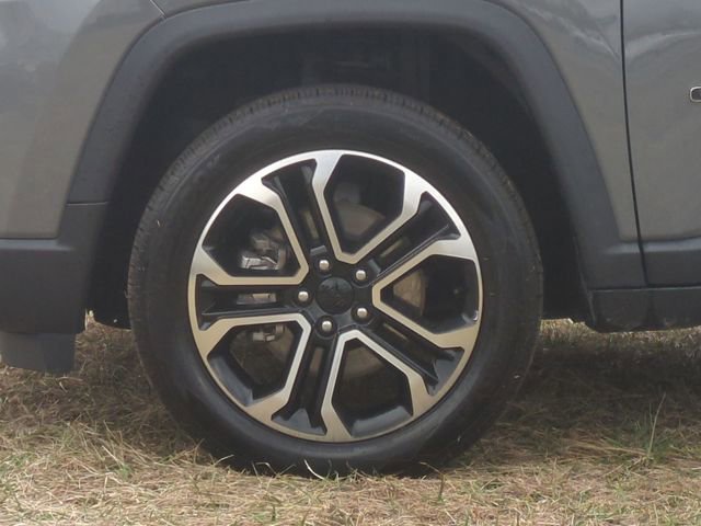 Used 2022 Jeep Compass Limited image 17