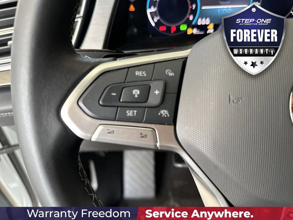 Used 2025 Volkswagen Atlas Cross Sport SE FWD image 21