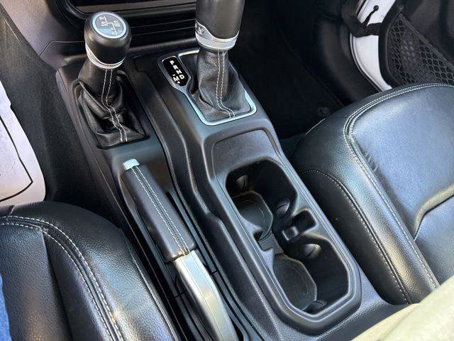 Used 2022 Jeep Wrangler Unlimited Sahara w/ Cold Weather Group image 21