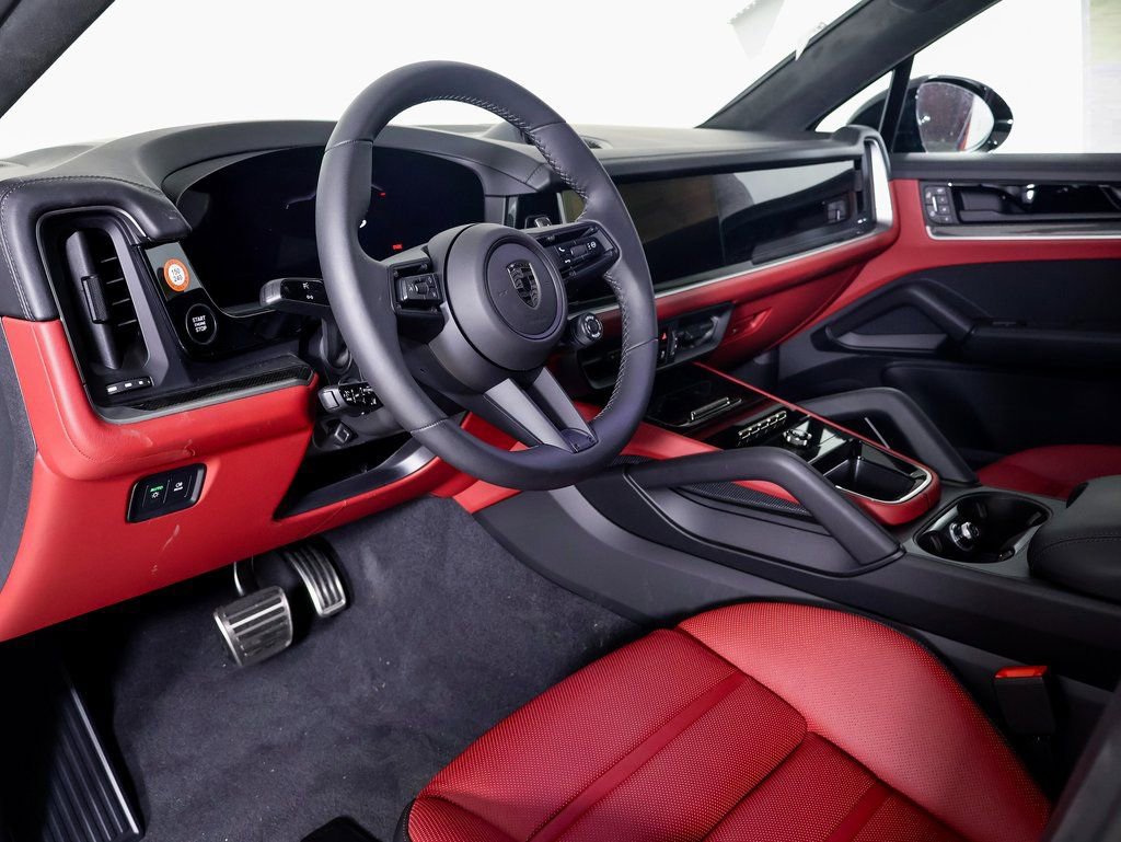 New 2025 Porsche Cayenne Turbo image 4