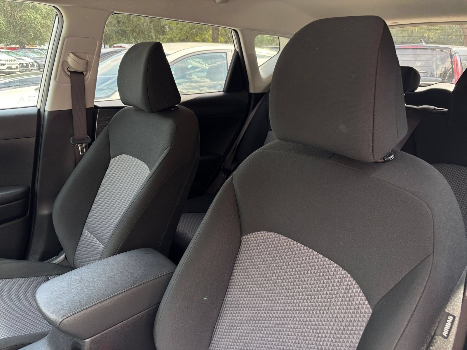Used 2025 Kia Soul LX w/ LX Technology Package FWD image 33