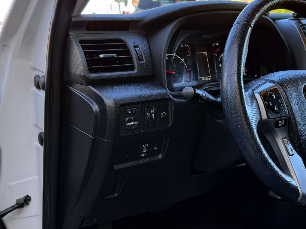 Used 2022 Toyota 4Runner SR5 AWD/4WD image 18