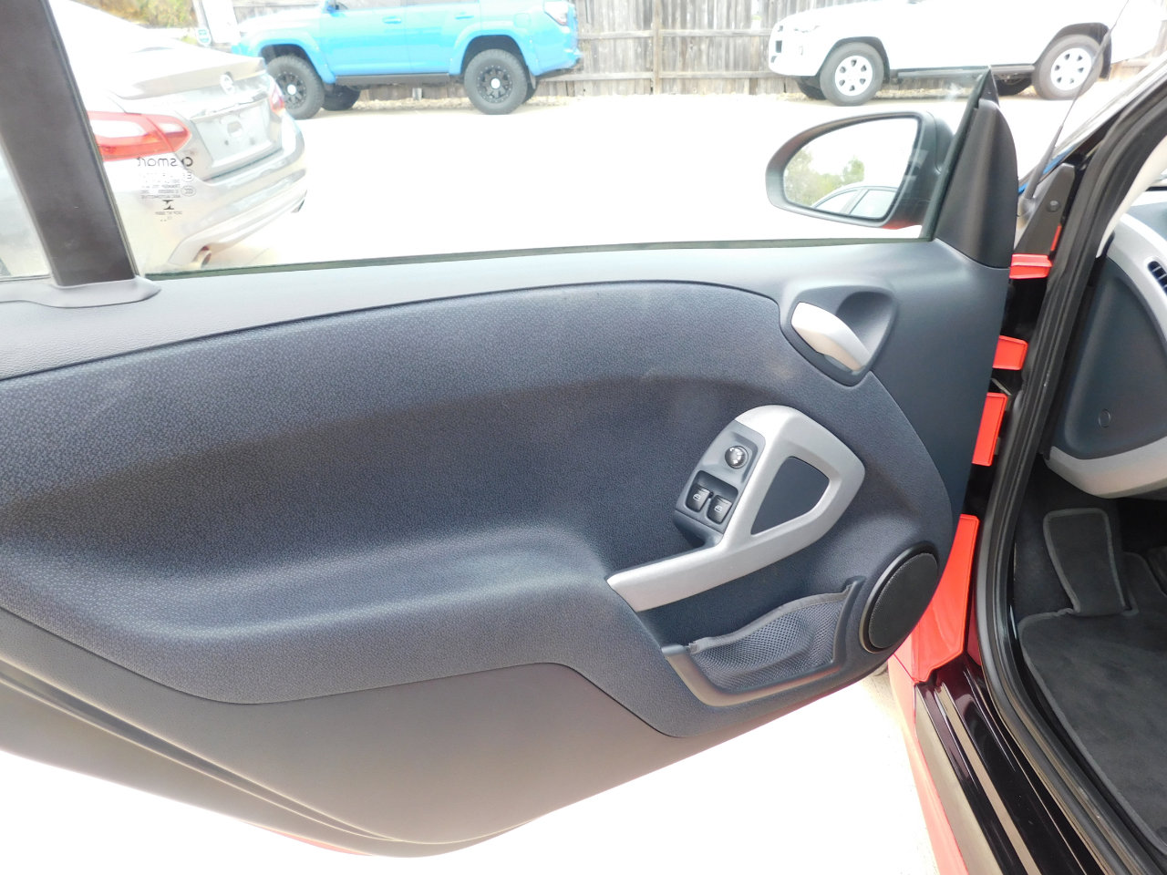 Used 2014 smart fortwo pure image 18