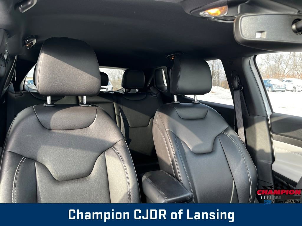 Used 2025 Jeep Compass Limited image 36