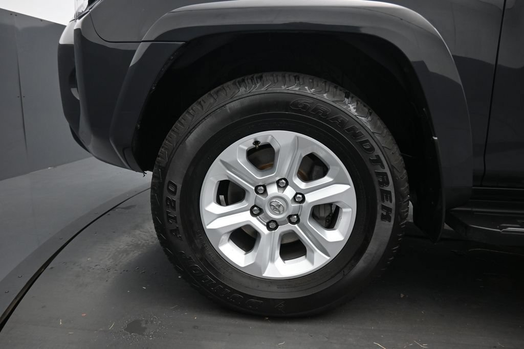 Used 2024 Toyota 4Runner SR5 AWD/4WD image 47