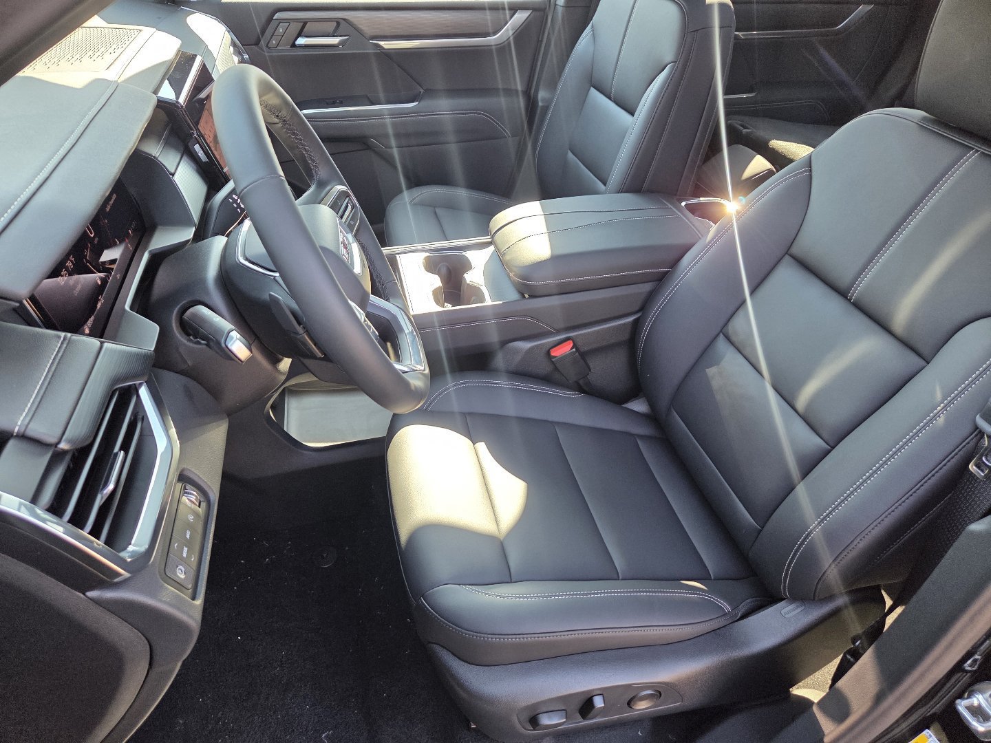 New 2027 GMC Acadia Elevation w/ Elevation Premium Package AWD/4WD image 27
