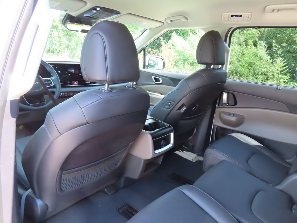Certified 2026 Kia Carnival EX FWD image 32